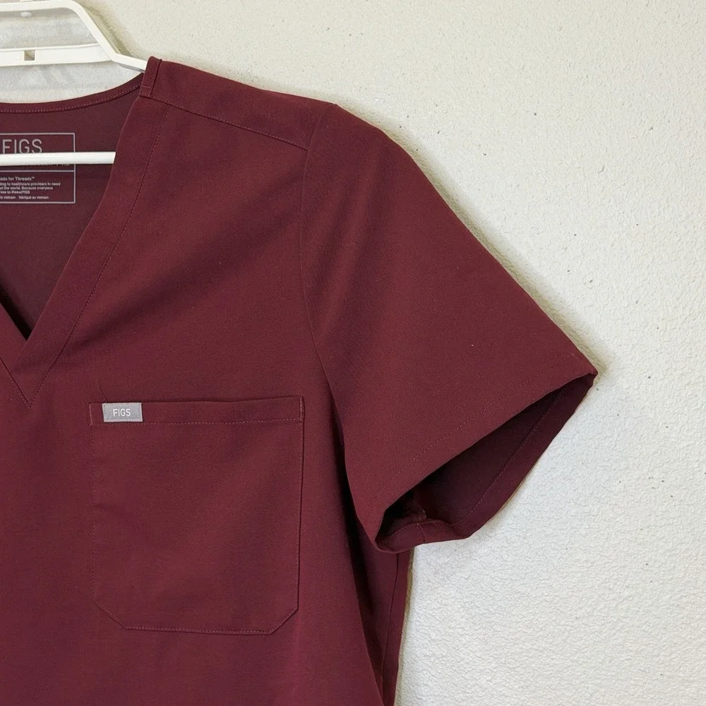 FIGS Technical Collection Scrub Top Womens XL Maroon V-Neck Short Sleeve FW1000